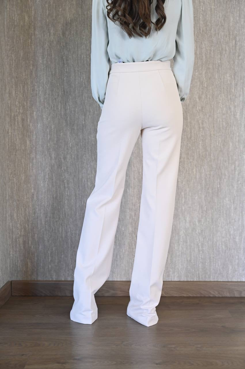 Pantalone a palazzo in doppio crêpe stretch.
Elisabetta Franchi